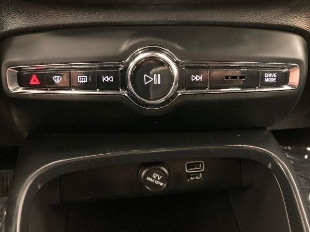 Used 2019 Volvo XC40 T5 Momentum AWD/4WD image 23