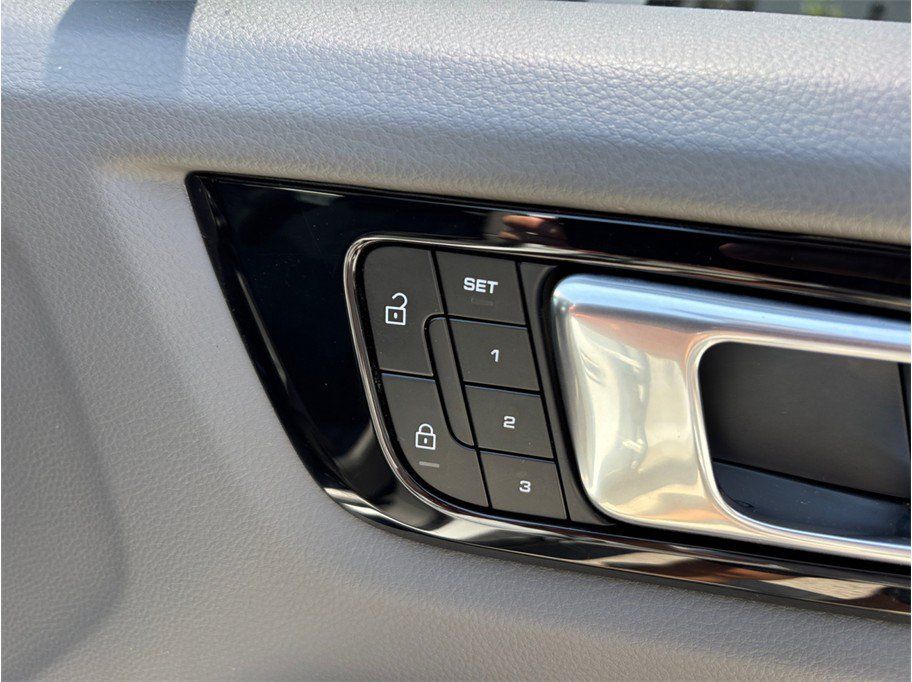 Used 2022 Porsche Cayenne Platinum Edition AWD/4WD image 45