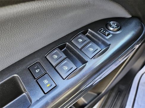 Used 2017 Chevrolet Colorado Z71 image 31