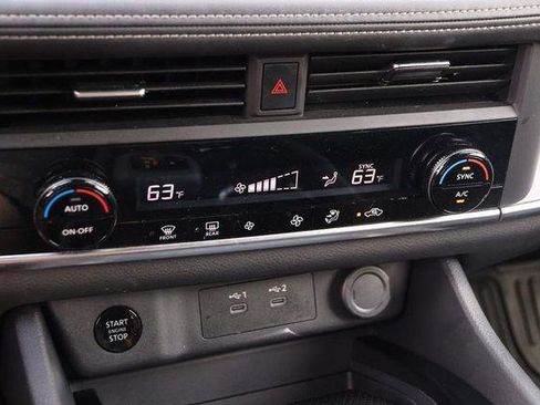 Used 2025 Nissan Rogue SV AWD/4WD image 19