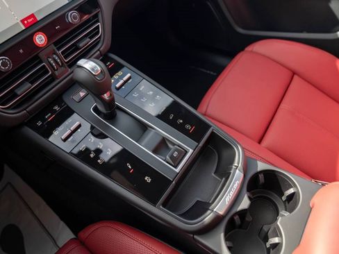 New 2026 Porsche Macan Turbo AWD/4WD image 20