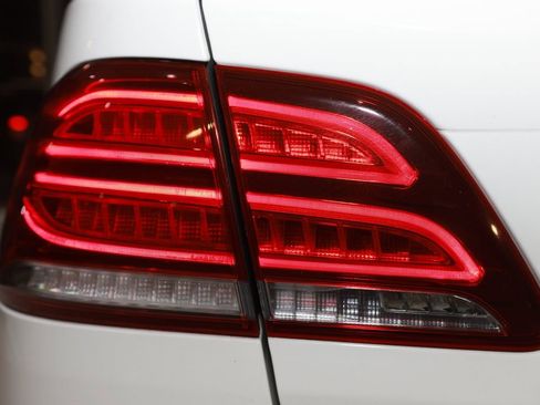 Used 2018 Mercedes-Benz GLE 350 w/ Premium 1 Package image 27