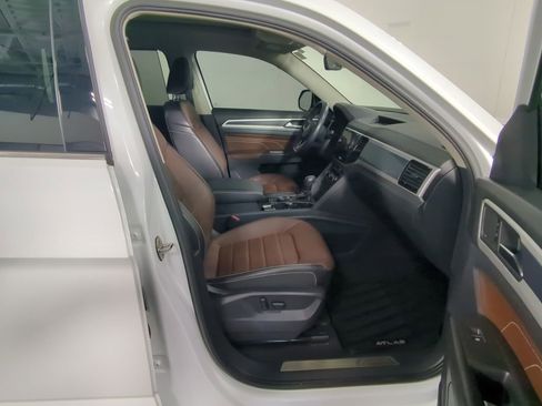 Used 2022 Volkswagen Atlas SEL Premium AWD/4WD image 16