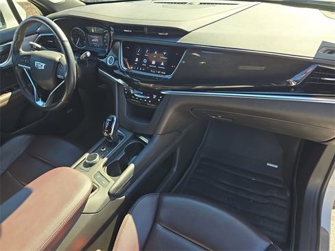 Used 2023 Cadillac XT6 Premium Luxury image 14