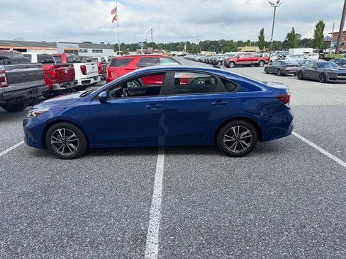 Used 2023 Kia Forte LXS FWD image 5