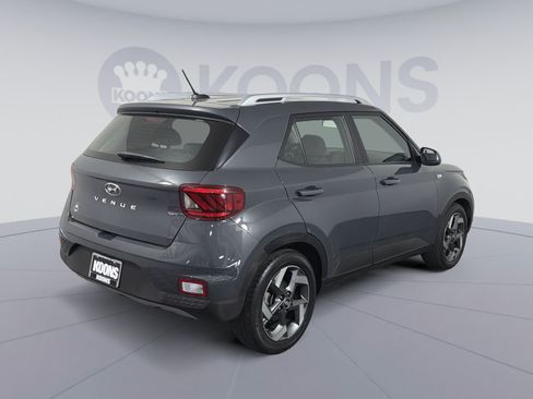 Used 2023 Hyundai Venue SEL FWD image 7