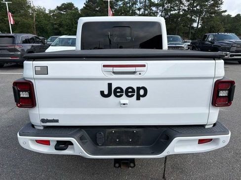 Used 2023 Jeep Gladiator Overland AWD/4WD image 7