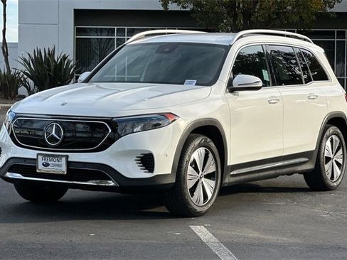 Used 2023 Mercedes-Benz EQB 300 4MATIC w/ Exclusive Package image 8