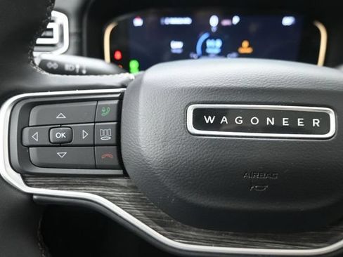 Used 2022 Jeep Wagoneer Series III w/ Premium Group I AWD/4WD image 27