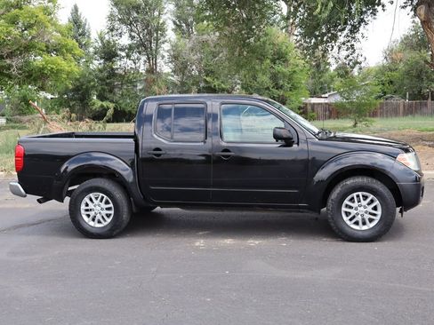 Used 2014 Nissan Frontier SV AWD/4WD image 3