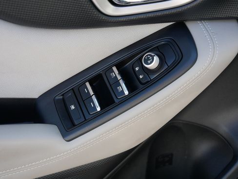 Used 2019 Subaru Forester Premium AWD/4WD image 19