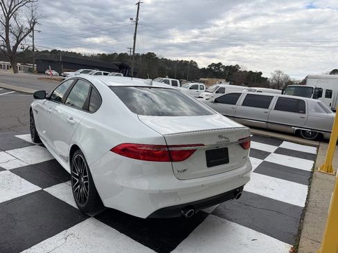 Used 2016 Jaguar XF R-Sport image 6