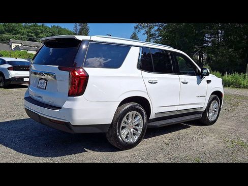Used 2023 GMC Yukon SLT w/ SLT Luxury Package AWD/4WD image 8