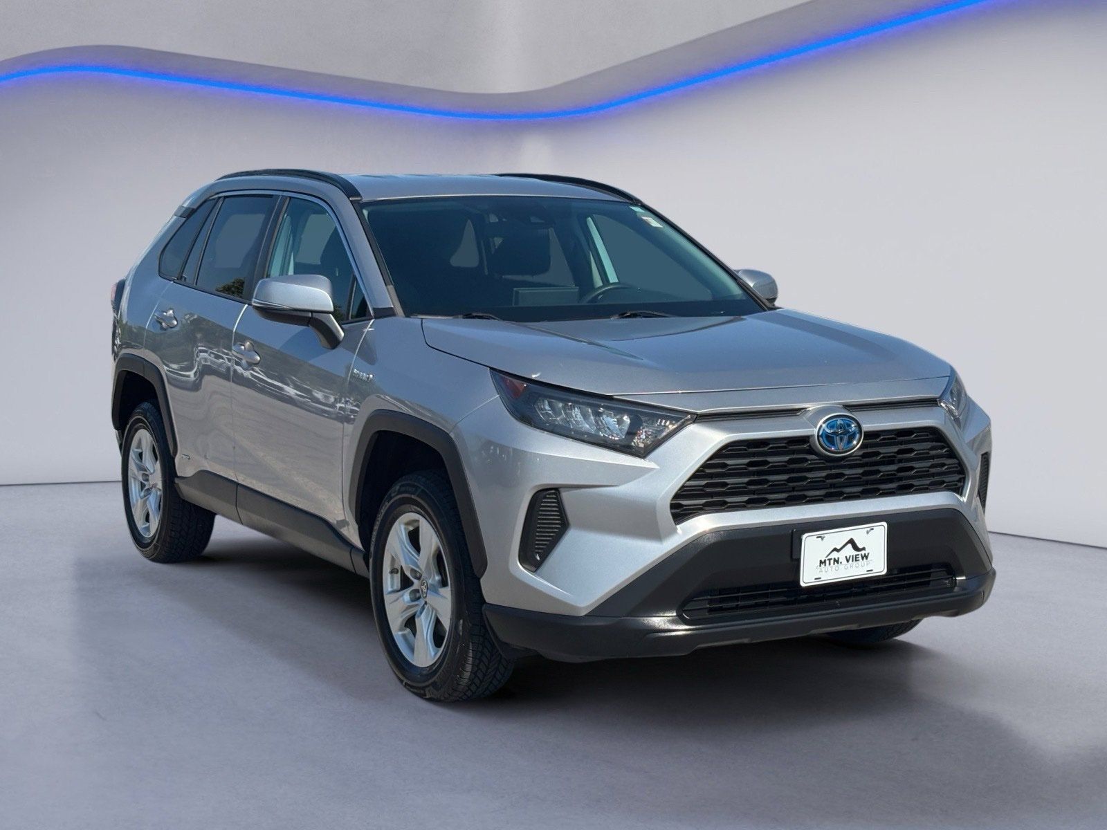 Used 2021 Toyota RAV4 LE AWD/4WD image 4