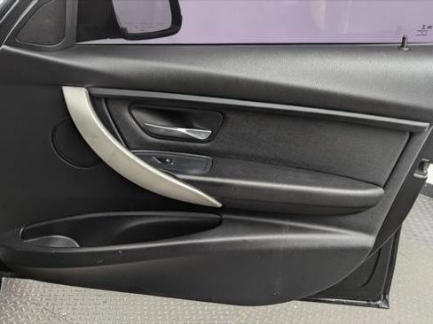 Used 2018 BMW 320i Sedan image 22