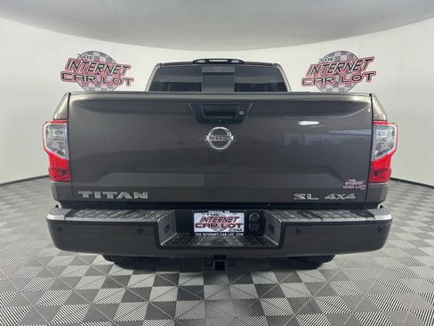 Used 2017 Nissan Titan SL image 6