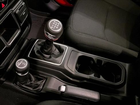 Used 2022 Jeep Wrangler Sport AWD/4WD image 16