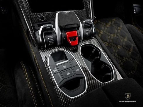 Used 2019 Lamborghini Urus AWD/4WD image 42