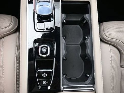 New 2026 Volvo XC90 B6 Ultra w/ Protection Package Premier image 12