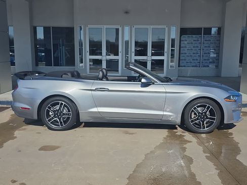 Used 2022 Ford Mustang Premium RWD image 3