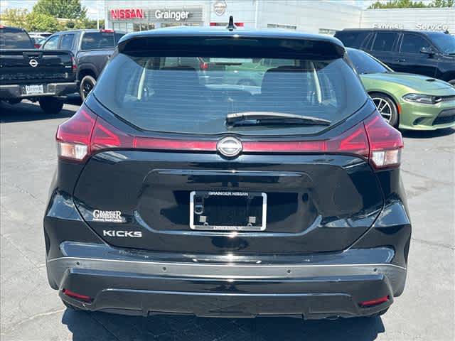 Used 2022 Nissan Kicks S FWD image 4
