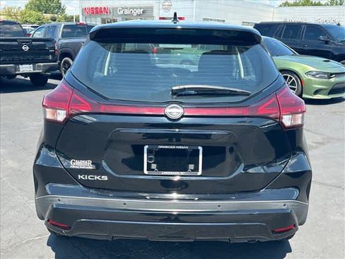 Used 2022 Nissan Kicks S FWD image 4