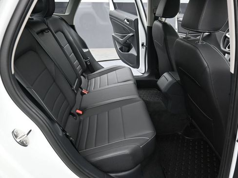 Used 2024 Volkswagen Jetta SE w/ Panoramic Sunroof Package FWD image 10