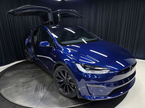 Used 2022 Tesla Model X image 41