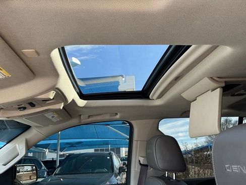 Used 2017 GMC Yukon Denali w/ Open Road Package image 14