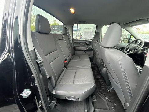 Used 2025 Honda Ridgeline Sport image 26