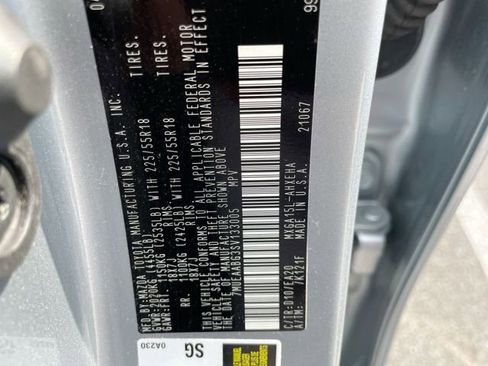 Used 2025 Toyota Corolla Cross XLE image 26