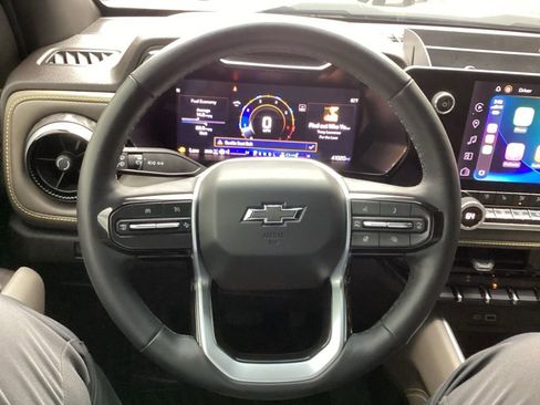 Used 2024 Chevrolet Colorado ZR2 w/ ZR2 Convenience Package III image 43