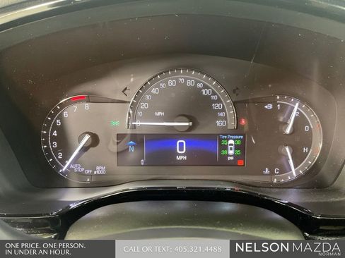 Used 2017 Cadillac XT5 FWD image 44