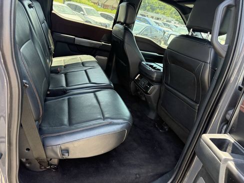 Used 2021 Ford F150 Lariat w/ Equipment Group 502A High AWD/4WD image 17