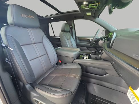 New 2026 Chevrolet Tahoe High Country AWD/4WD image 15