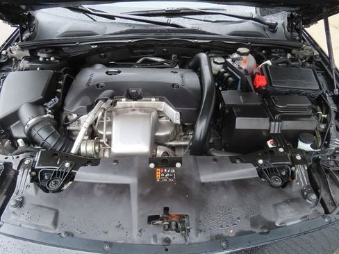 Used 2019 Buick Regal Essence w/ Driver Confidence Package I image 13