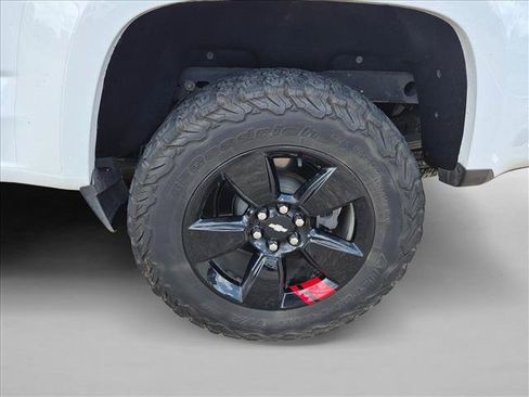 Used 2021 Chevrolet Colorado LT w/ Redline Special Edition AWD/4WD image 7