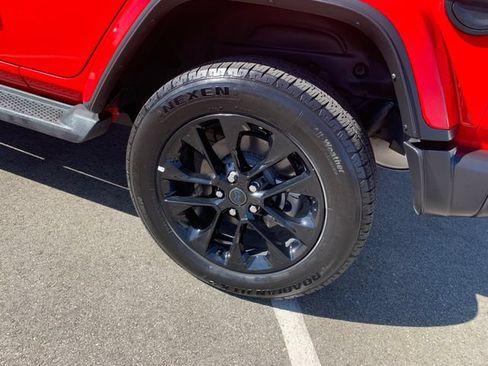 Used 2025 Jeep Wrangler Unlimited Sahara AWD/4WD image 10