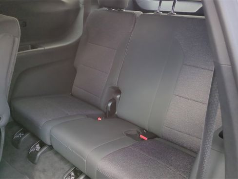 Used 2025 Chevrolet Traverse LT image 15