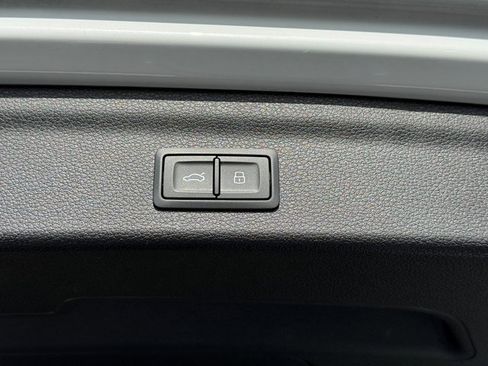 Certified 2025 Audi Q3 2.0T Premium Plus w/ Premium Plus Package image 20