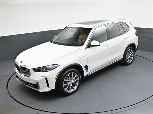 New 2026 BMW X5 xDrive50e image 23