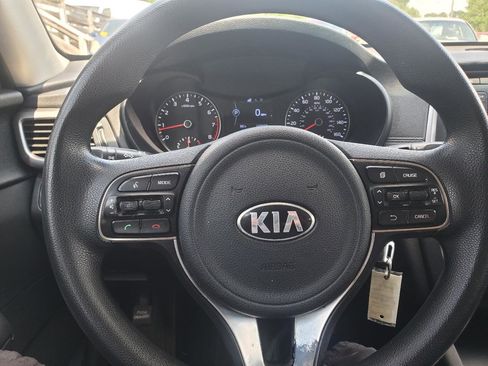 Used 2017 Kia Optima LX w/ Option Group 014 FWD image 17