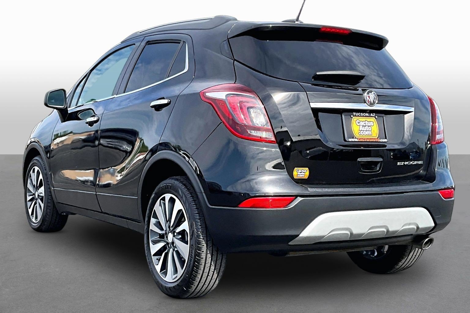 Used 2022 Buick Encore Preferred w/ Safety Package FWD image 11