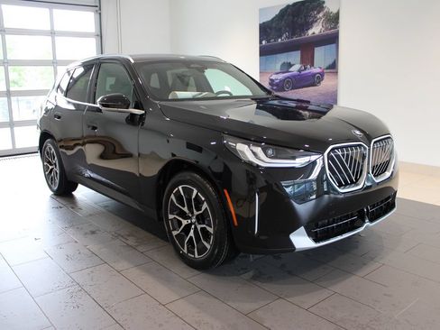 New 2026 BMW X3 xDrive30i w/ Premium Package AWD/4WD image 2