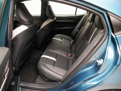 Used 2025 Toyota Camry SE image 5