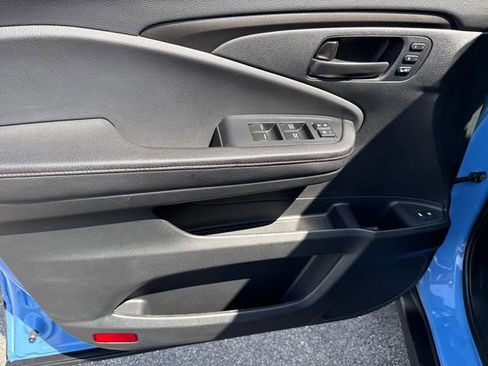 Used 2025 Honda Passport TrailSport image 9