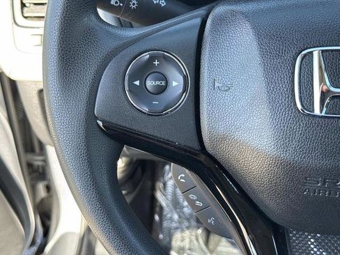 Used 2019 Honda HR-V LX image 10