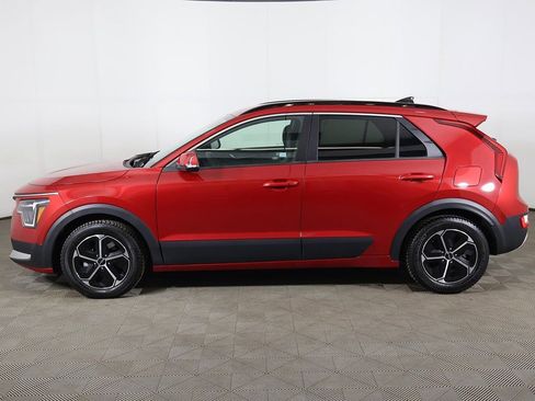 Used 2023 Kia Niro EX image 17