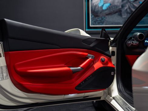 Used 2023 Ferrari F8 Tributo RWD image 34