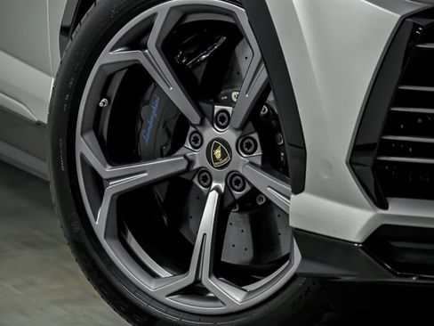 Used 2019 Lamborghini Urus AWD/4WD image 4